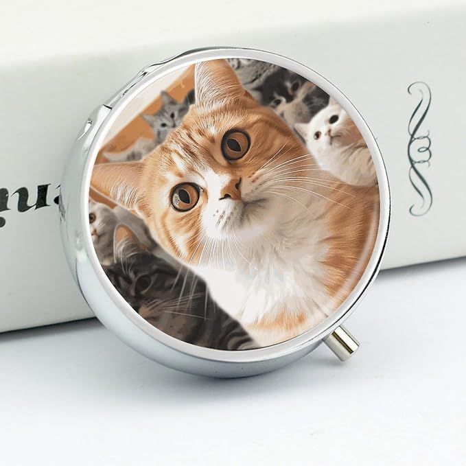 Round Funny Pet Cat Pill Organizer Pill Box 3 Compartment Portable Travel Medicine Case Daily Mini Compact Medicine Container Storage Vitamin Supplement Dispenser