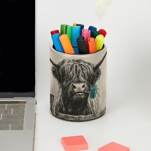 Faux Leather Pen Holder for Desk, Pencil Organizer Highland Cow Pen Cup Desk Decor Makeup Brush Holder Storage for Office Home