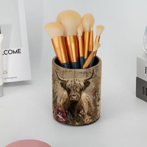 Faux Leather Pen Holder for Desk, Pencil Organizer Highland Cow Pen Cup Desk Decor Makeup Brush Holder Storage for Office Home