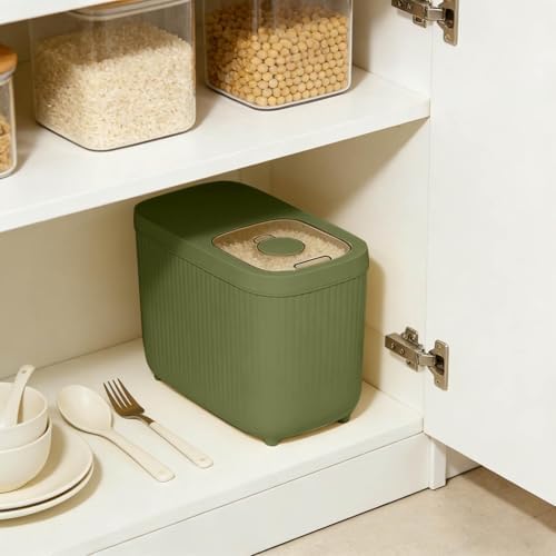 Airtight Rice Storage Container, Dry Food Dispenser with Transparent Sealed Lid for Kitchen Pantry Organization for Storing Rice, Cereal, Flour, Pet Food and Other Dry Ingredients (Red, L)
