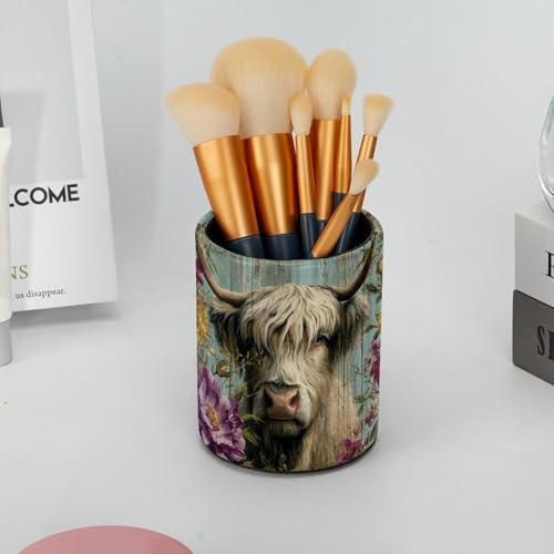 Faux Leather Pen Holder for Desk, Pencil Organizer Highland Cow Pen Cup Desk Decor Makeup Brush Holder Storage for Office Home