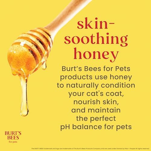 Burt's Bees for Pets Anti-Hairball Wipes for Cats, Sunflower Oil and Wheat Germ Oil, 98% Natural Origin, Cruelty-Free Cat Hairball Remedy Wipes, pH Balanced, Made in the USA, 50 Count