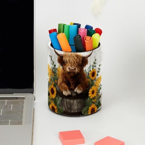 Faux Leather Pen Holder for Desk, Pencil Organizer Highland Cow Pen Cup Desk Decor Makeup Brush Holder Storage for Office Home