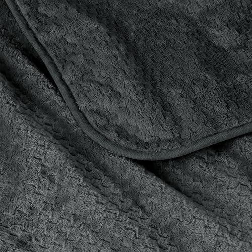 Catalonia Waterproof Dog Blanket, Reversible Leakproof Furniture Protector | Grey Fleece Mat for Small to Large Dogs & Cats, Helps Protect Sofa, Bed & Couch from Liquids, Urine & Messes, 40 x 60 Inches
