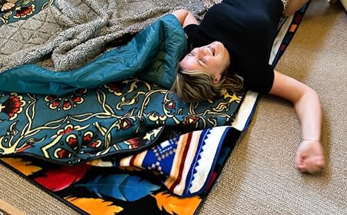 DOWN UNDER OUTDOORS Waterproof 350 GSM Fleece or Sherpa Stadium Blanket