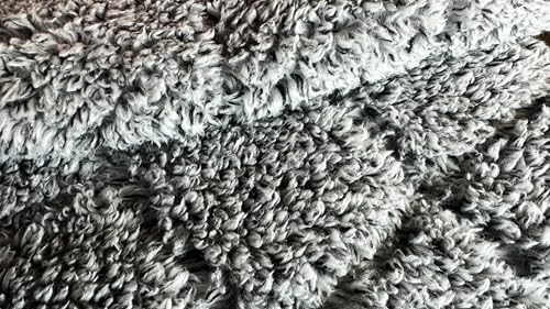DOWN UNDER OUTDOORS Waterproof 350 GSM Fleece or Sherpa Stadium Blanket