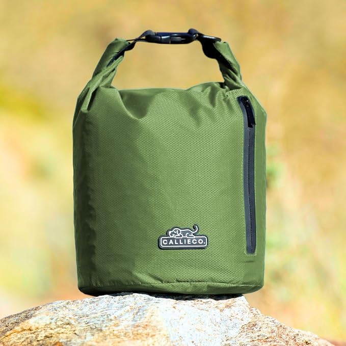 Callieco Dog Food Travel Bag w/ 1 Cup Scoop and Zipper Side Pocket | Waterproof Kibble Storage Container for Home, Road Trips, Camping, Boarding and More (Green, 32 Cups)