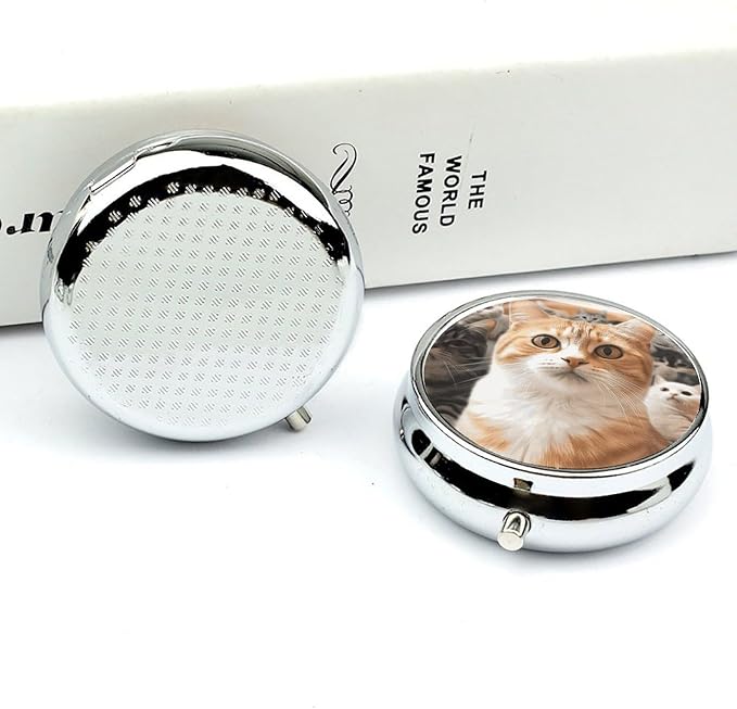 Round Funny Pet Cat Pill Organizer Pill Box 3 Compartment Portable Travel Medicine Case Daily Mini Compact Medicine Container Storage Vitamin Supplement Dispenser
