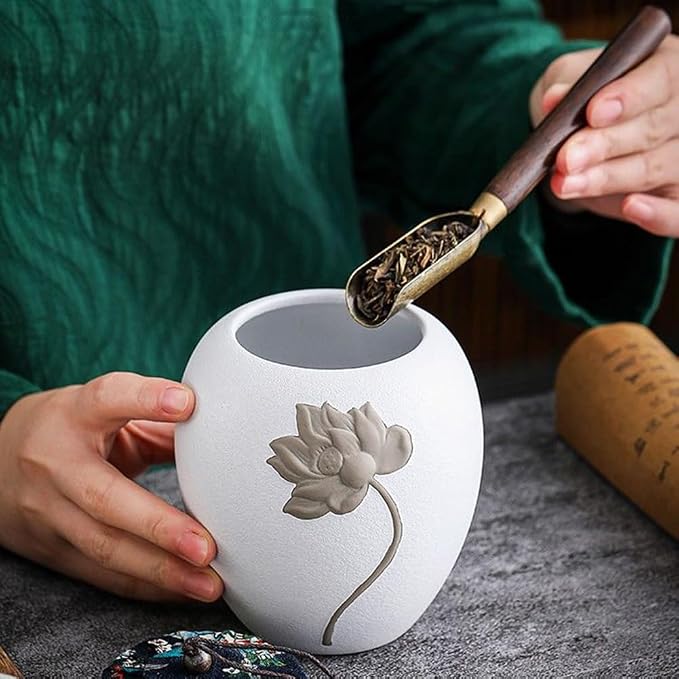 Ceramic Tea Canister with Sealed Lid and Wooden Scoop,Tea Caddy Storage with Airtight Lid,Ceramic Jars,Portable Food Storage Containers Sealed Tea Tins Can,White