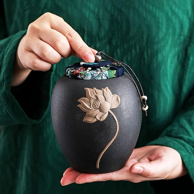 Ceramic Tea Jar with Lid,Tea Caddy with Airtight Lid,Ceramic Jars with Wooden Scoop,Portable Food Storage Containers Sealed Tea Tins Coffee Canister,Black