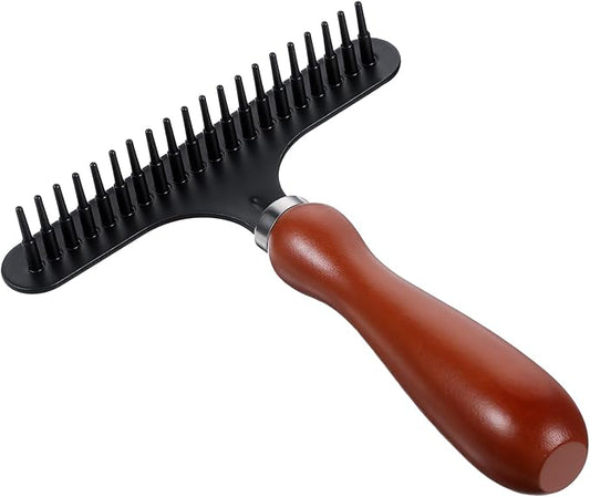 Portable Carpet Rake Hand Held Carpet Rake for Restoration Matted & Shag Rug Groomer and Hair Cleaner Suitable for Carpets Making Carpets Fluffy Again (5.6 x 4.3 inches 1 Piece)