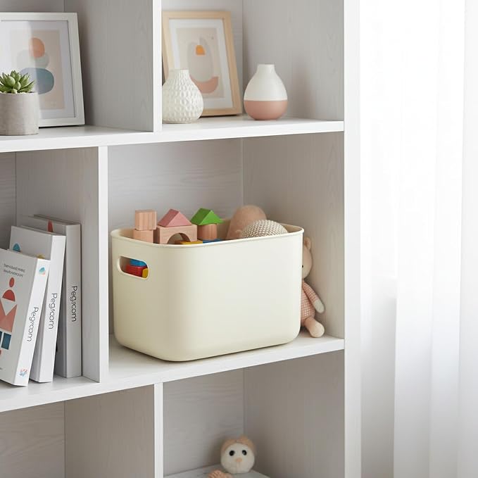 Dog Shaped Storage Bin with Lid and Handle, Decorative PP Plastic Organizer Box for Home, Office, and Craft Supplies