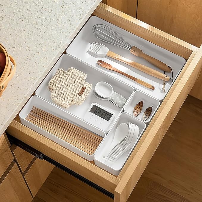 Plastic Drawer Organizers Set,Versatile Bathroom Vanity Organizer Trays | 3-Size Small Storage Bins, Makeup Organizer Containers for Makeup, Jewelries, Bedroom, Kitchen Gadgets Utensils and Office