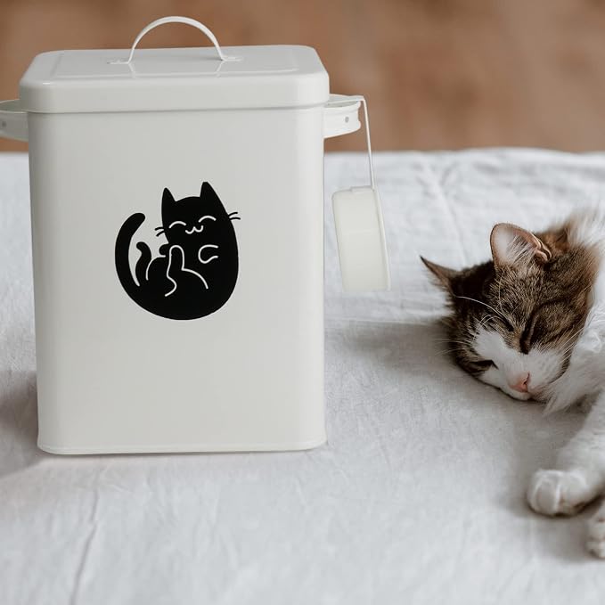 ZWMBYN Dog and Cat Food Storage Container 6L, Cute Pet Food Storage Containers with Lids Airtight, Metal Cat Food Bin with Measuring Cup, Cat Food Can Covers Lids and Spoons, Cat Mouse Toys, White