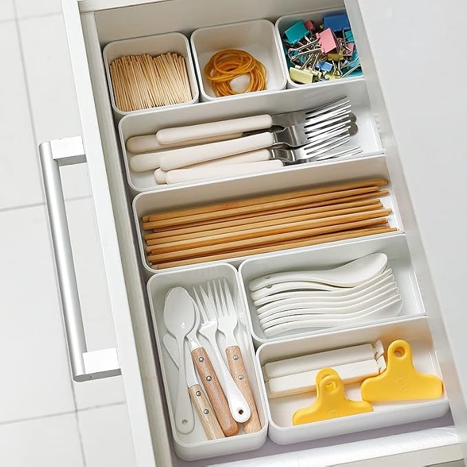 Plastic Drawer Organizers Set,Versatile Bathroom Vanity Organizer Trays | 3-Size Small Storage Bins, Makeup Organizer Containers for Makeup, Jewelries, Bedroom, Kitchen Gadgets Utensils and Office