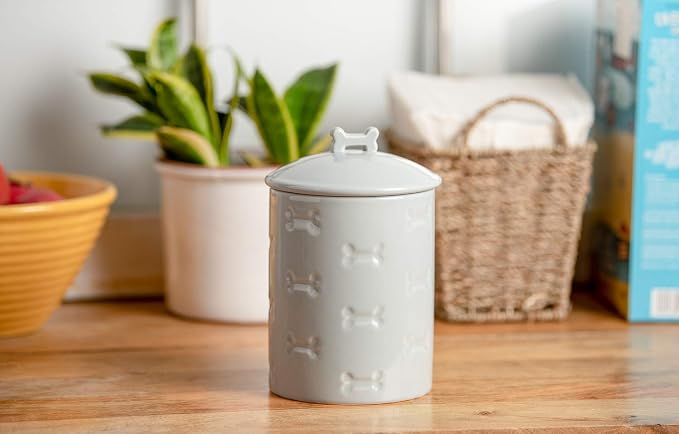 Park Life Designs - Ceramic Pet Treat Jar with Airtight Lid for Dogs, Cats, Puppies and More, Chic Kitchen Countertop Container for Cookies, Biscuits and Treats (Manor, Grey, 1.4 Qt)