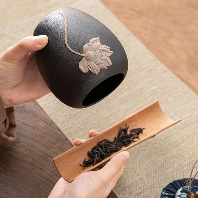 Ceramic Tea Jar with Lid,Tea Caddy with Airtight Lid,Ceramic Jars with Wooden Scoop,Portable Food Storage Containers Sealed Tea Tins Coffee Canister,Black