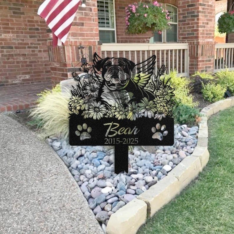 Custom English Bulldog Dog Memorial Stake, Outdoor Dog Tribute Grave Marker | Pet Memorial Gifts for Dogs, Grave Marker, Grave Decorations for Cemetery, Dog Dad Gifts, Back Yard, Garden Decor