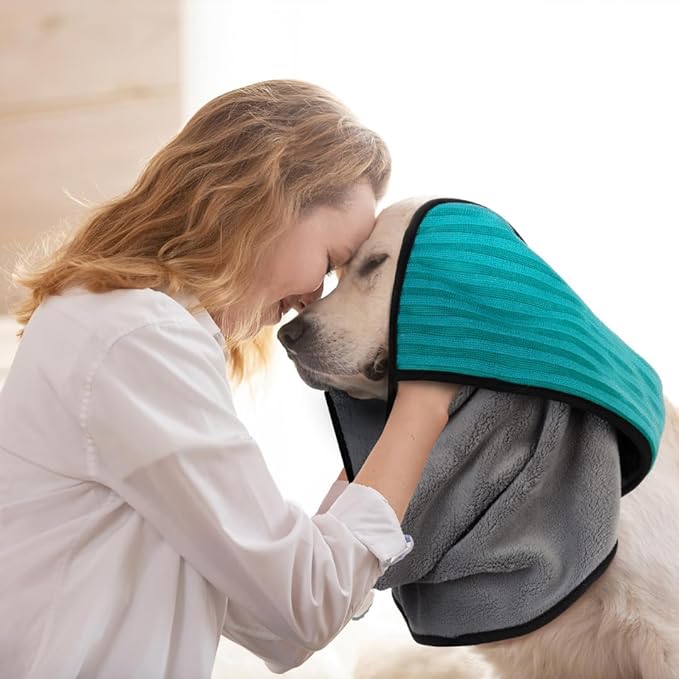 Microfiber Dog Towel & Paw Cleaner – Super Absorbent for Drying Dogs Large, Medium & Small, Quick Dry Pet Towels with Hand Pockets, Soft & Durable Puppy Towel, Machine Washable, Hanging Loop (Large)