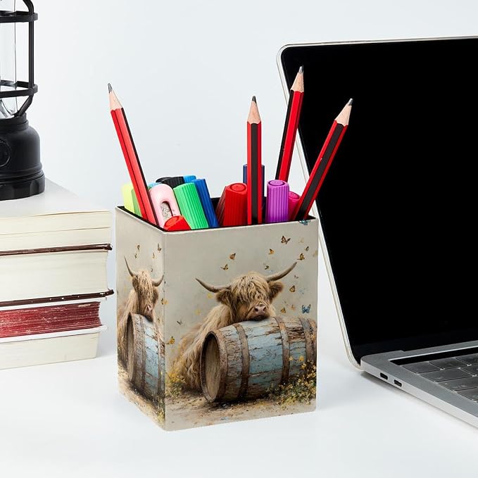 Highland Cow Pen Holder for Desk Decor, Rectangular PVC Leather Pencil Cup for Desk Pen Organizer, Makeup Brush Holder for School, Home, Office