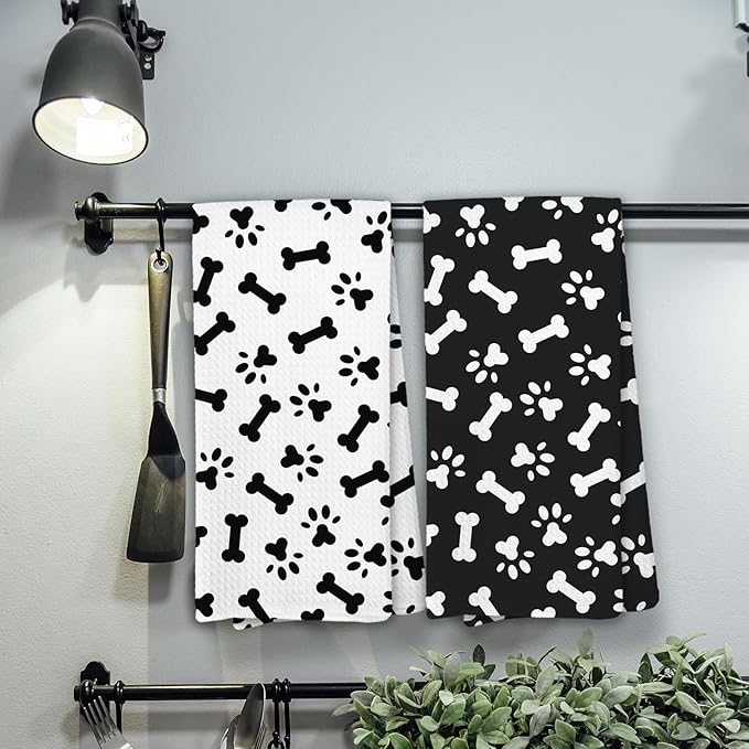 Dog Paws Kitchen Towels, Dog Mom Dad Lovers Gifts for Women Men Dish Towels for Kitchen, Black and White Dogs Bathroom Hand Towels Decorative Set of 2, Gifts for Pet Lover