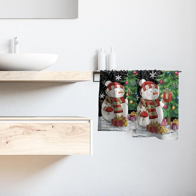 Giwawa Winter Snowman Hand Towels Set of 2 Xmas Tree Fingertip Face Towel Holiday Decorative Absorbent Dish Towels for Bathroom Kitchen Hotel Spa