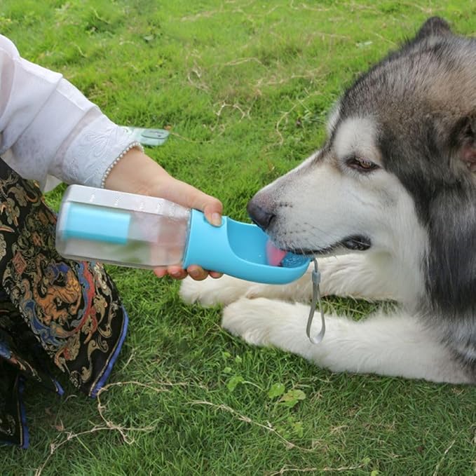 Three-in-one Portable Multi-Functional Pet Cup (Includes 1 Roll of Poop Bag) (Capacity 20 oz Water, 100 gm Food) (Turquoise)