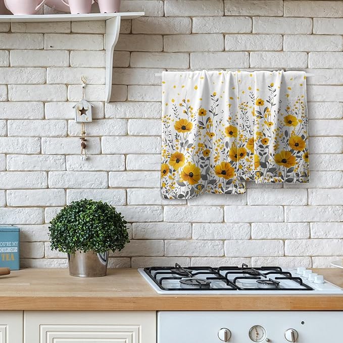 Giwawa Yellow Floral Hand Towels Set of 2 Daisy Flower Fingertip Towel Soft Absorbent Bath Towel Kitchen Dish Towel Home Bathroom Decorations