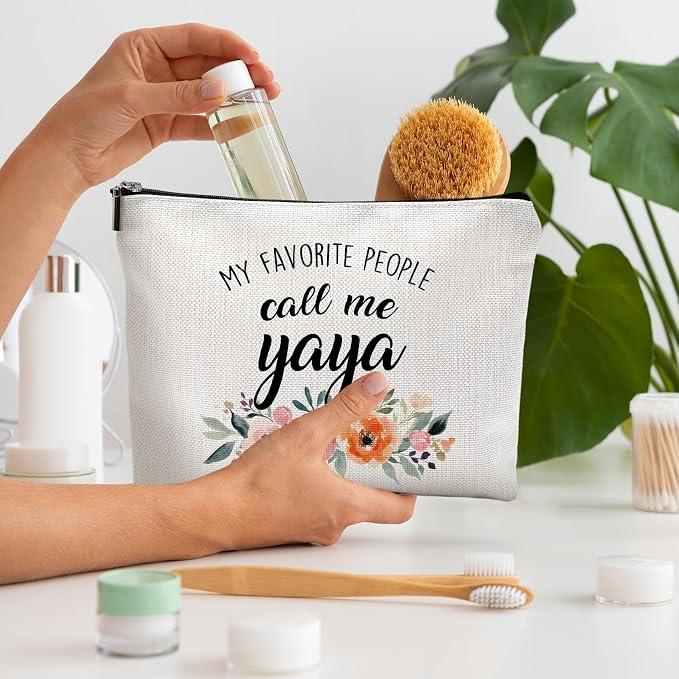 DILSJ Yaya Gifts Makeup Bag, Yaya Gifts For Christmas From Grandkids Cosmetic Bags For Women, Best Grandma Gift From Granddaughters Grandsons Zipper Makeup Pouch Travel Organizer Toiletry Bag