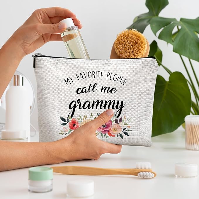 DILSJ Grammy Gifts Makeup Bag, Grammy Gifts For Christmas From Grandkids Cosmetic Bags For Women, Best Grandma Gift From Granddaughters Grandsons Zipper Makeup Pouch Travel Organizer Toiletry Bag
