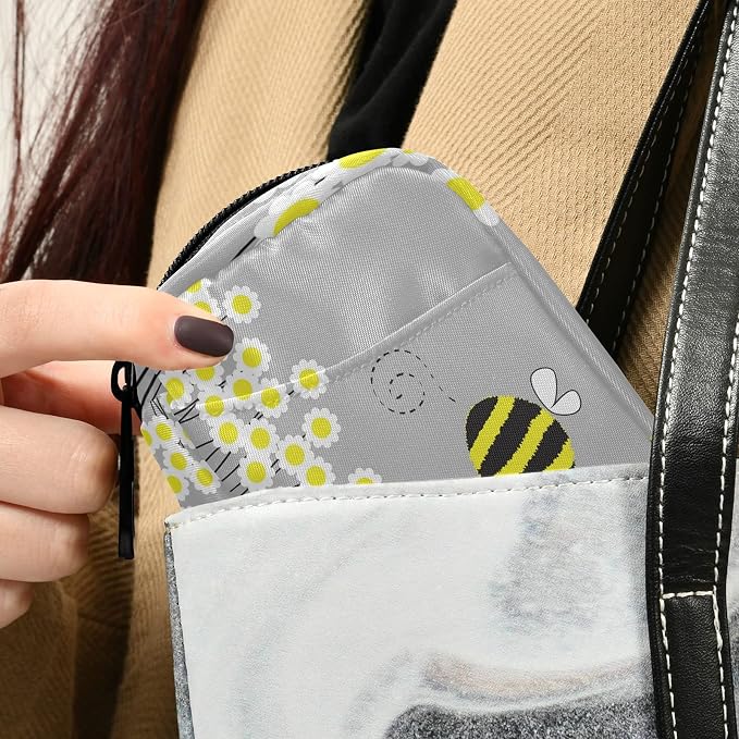 Cartoon Daisy Bee Pill Box 7 Day Pill Case Travel Pill Organizer Bag with Zipper Portable Weekly Case Compact Size for Vitamin Supplement Holder