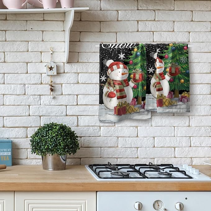 Giwawa Winter Snowman Hand Towels Set of 2 Xmas Tree Fingertip Face Towel Holiday Decorative Absorbent Dish Towels for Bathroom Kitchen Hotel Spa