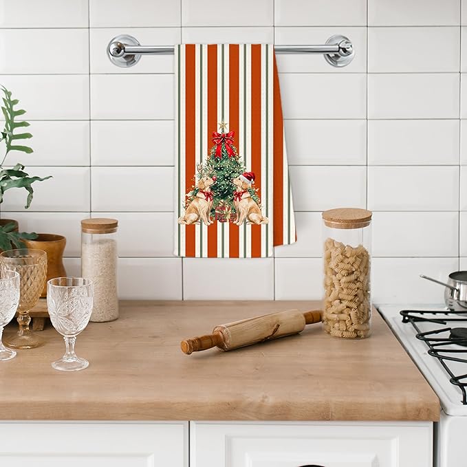 Christmas Tree Golden Retriever Kitchen Towels, Golden Retriever Lover Gifts Dish Tea Towels for Kitchen, Red and Green Striped Christmas Dog Hand Towel for Bathroom, 16x24 Inch
