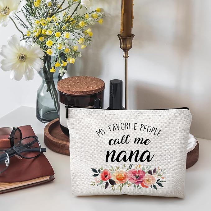 DILSJ Nana Gifts Makeup Bag, Nana Gifts For Christmas From Grandkids Cosmetic Bags For Women, Best Grandma Gift From Granddaughters Grandsons Zipper Makeup Pouch Travel Organizer Toiletry Bag