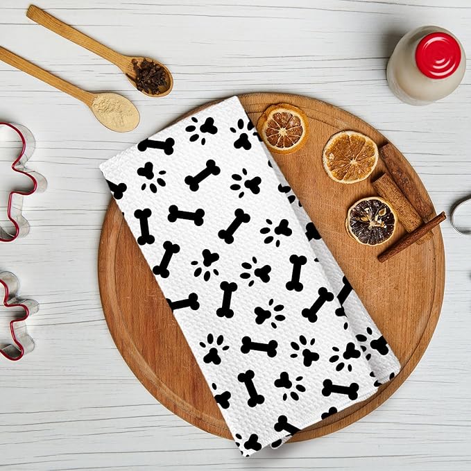 Dog Paws Kitchen Towels, Dog Mom Dad Lovers Gifts for Women Men Dish Towels for Kitchen, Black and White Dogs Bathroom Hand Towels Decorative Set of 2, Gifts for Pet Lover