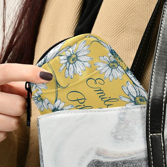 Custom Pill Box 7 Day Pill Case Bag Daisy Flowers Personalized Name Travel Pill Organizer Bag with Zipper Portable Weekly Case Compact Size for Vitamin Supplement Holder