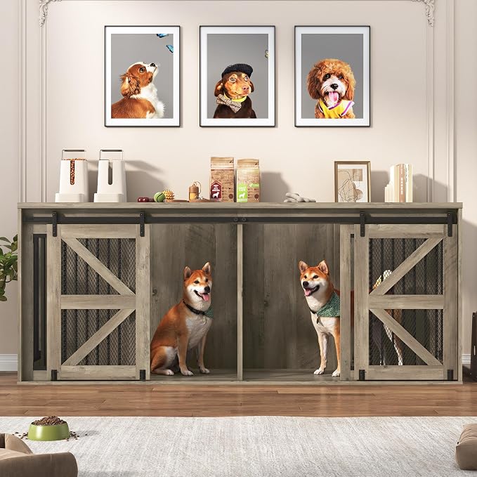 jiteentarou87In Farmhouse Dog Crate TV Stand, Wooden Dog Kennel Furniture with Sliding Metal Mesh Barn Door, Large Dog Crate Furniture for 2 Dogs, Solid Metal Tube & 2 Lockable Doors, Light Grey