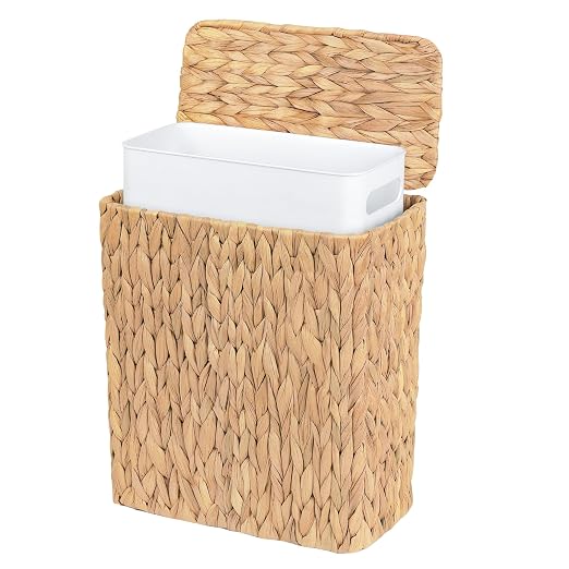 Wicker Trash Can,3 Gallon Bathroom Trash Can with Lid,Handwoven Water Hyacinth Rattan Waste Basket with Removable Liner and Built-in Handles for Bedroom,Toilet,Narrow Spaces