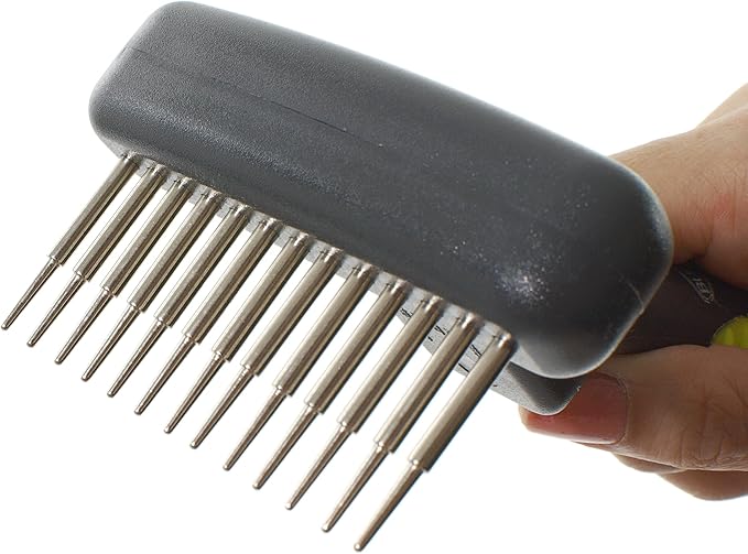 Kruuse Buster Flexible Undercoat Rake 13 Long Pins Green – Gentle Grooming Tool for Dogs