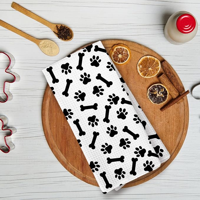 Dog Paws Kitchen Towels, Dog Mom Dad Lovers Gifts for Women Men Dish Towels for Kitchen, Black and White Dogs Bathroom Hand Towels Decorative Set of 2, Pet Lover Gifts