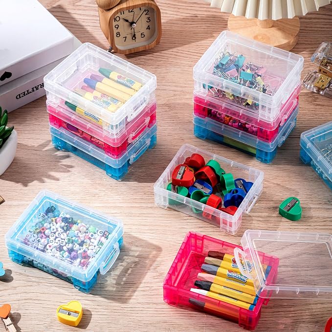 Suzile 50 Pcs Plastic Crayon Box with Lid 4.8 x 3.4 x 1.6, Clear,Red,Blue | Small Crayon Storage Containers Bulk, for Office School Classroom, Art Crafts Pen Pencil Organizers, Back to School Supplies