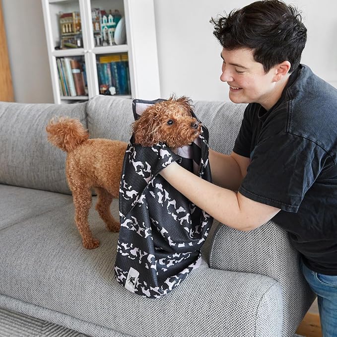 Dock & Bay Pet Towel - Super Absorbent & Quick Drying Dog Towels with Bag - 100% Recycled - Walkies in the Park, Medium (90x50cm, 35x19)