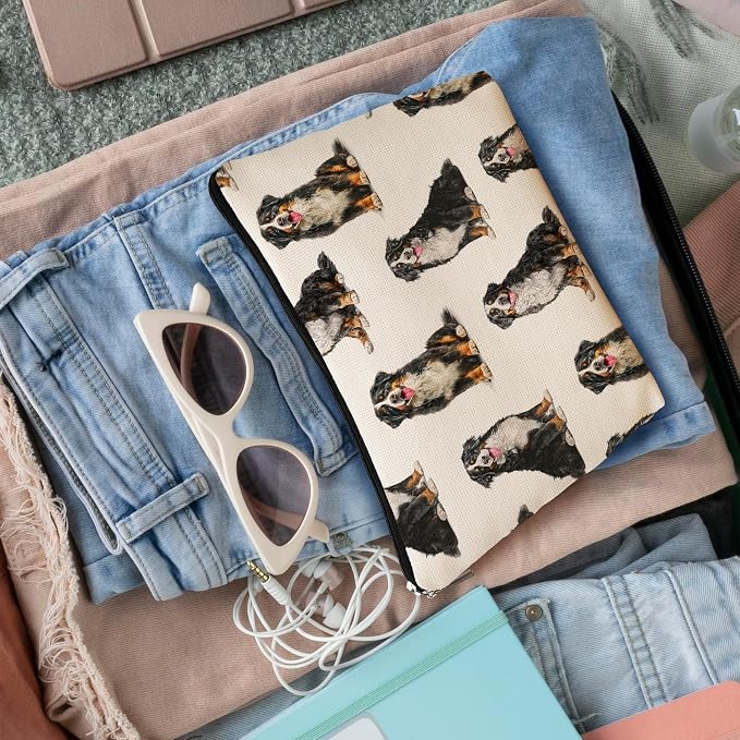Bernese Mountain Dog Makeup Bag, Bernese Mountain Lovers Gifts Cosmetic Bag for Women, Dog Mom Lovers Owner Gifts for Women Christmas, Pet Lover Gift Zipper Travel Makeup Pouch for Purse