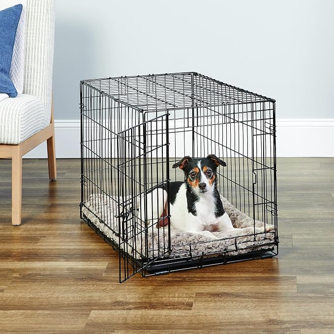 New World by Midwest 30-Inch Single Door Crate, Medium Breeds, 21-40 lbs | Folding Dog Crate, Leak-Proof Tray & Secure Latch, Portable, Durable & Easy to Assemble
